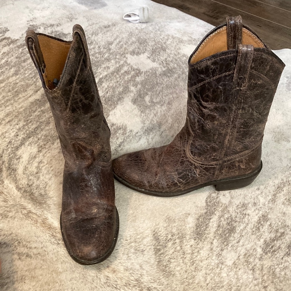 Distressed Steve Madden cowboy boots women’s size 10